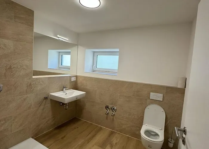 Exklusives Wohnen In Bestlage - Ii *